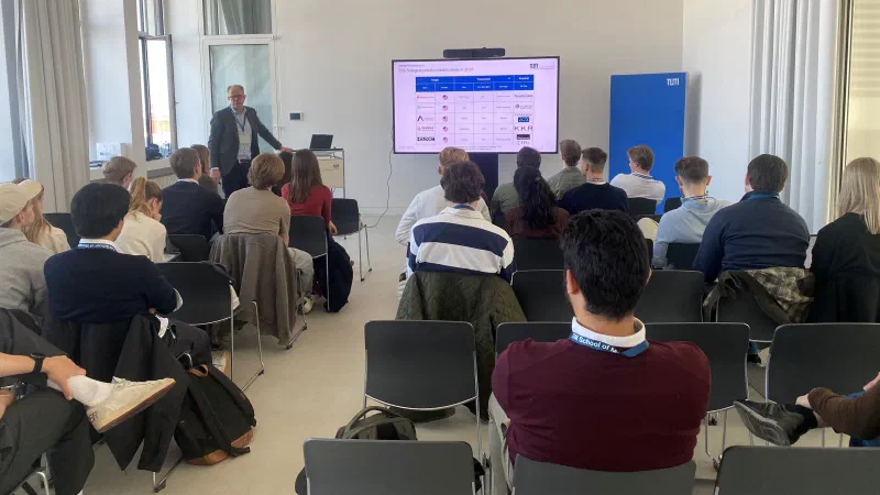 Students in a private markets lecture at the TUM School of Management